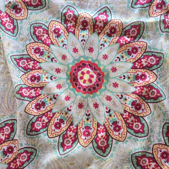 Floral Patterned Scarf with Fringe - Picture 2 of 3